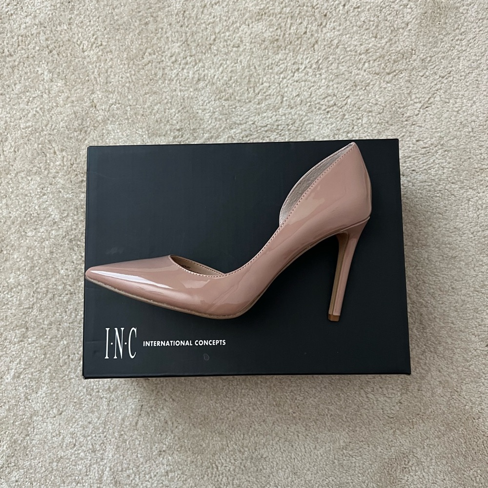 International Concepts Kenjayp Nude Patent Heels
